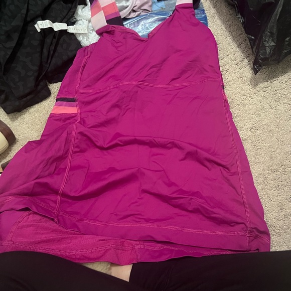 Lululemon tank - Picture 1 of 2